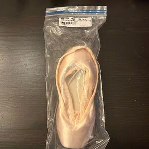 Mirella's Advanced Pointe Shoe Size 3.5 Width XXX Pink Satin